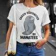 マナティーに気を取られる かわいい 海の動物 マナティー Tシャツ 彼女への贈り物
