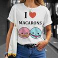ユーモアマカロン フランスのデザートペストリー マカロンが大好き Tシャツ 彼女への贈り物