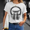 日本の鳥居アート Tシャツ 彼女への贈り物