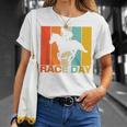 面白い 競馬 ビンテージ レースデー Ky ダービー 馬 ジョッキー Tシャツ 彼女への贈り物