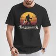 Basssquatch ビッグフット 釣り バス フォレスト シルエット Tシャツ 面白い贈り物