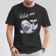 Hug Me ベルーガ アートデザイン 可愛い おしゃれ 動物 シロイルカ シロクジラ Tシャツ 面白い贈り物