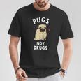 Pugs Not Drugs 犬好きのtシャツペットへの面白いプレゼント Tシャツ 面白い贈り物