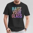 Raise Your Glass Pink Cheers Party Tシャツ 面白い贈り物