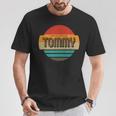 Tommy 名称 レトロ・ヴィンテージ・サンセット 限定版 Tシャツ 面白い贈り物