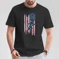 アメリカン フットボール選手 アメリカ国旗 スポーツ ファン 2024 シーズン Tシャツ 面白い贈り物