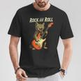 ギターを弾くロックな猫 音楽好き猫好き向けデザイン Tシャツ 面白い贈り物