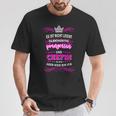 ドイツ語のテキスト「Gleichzeitig Prinzessin Chefin」と書かれた最高のシェフィンの言葉 Tシャツ 面白い贈り物