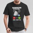 バドミントンが呼んでいる、私は行かなければならないラケットバドミントン選手badminton Tシャツ 面白い贈り物