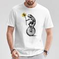 かわいい面白いカエルの一輪車 Tシャツ 面白い贈り物