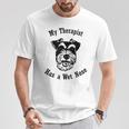 ミニチュアシュナウザー 私のセラピストは鼻が濡れています Tシャツ 面白い贈り物