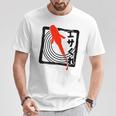 メダカ：ハンコスタンプデザインで描かれたメダカはエサを欲す。 Tシャツ 面白い贈り物