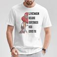 ラインマンのクォーターバックにはアメリカンフットボールにヒーローが必要 Tシャツ 面白い贈り物