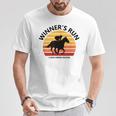 競馬ファンや馬好きの方にお勧め 勝者の走り オシャレな競馬イラスト Tシャツ 面白い贈り物