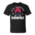 Life Is Better By The Bonfire キャンプファイヤー キャンプ アウトドア ハイカー Tシャツ