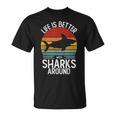 Life Is Better Withharks Around レトロ シャーク Tシャツ