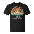 Lyra Cute Retro Girls Groovy Lyra Personalized Name 長袖tシャツ Tシャツ