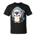 サメのコスチュームを着た面白いペンギン Tシャツ
