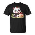 パンダを食べるストロベリーケーキ Tシャツ