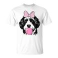 バブルガムを持つバーネドゥードル犬 Tシャツ