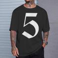 5番目 古英語の中世スタイルの五 Tシャツ 彼への贈り物