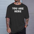 Cool You Are Here トレンディでシンプルな言葉のデザイン Tシャツ 彼への贈り物