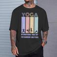 International Yoga Day For Harmony And Peace Tシャツ 彼への贈り物