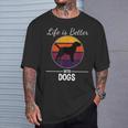Laida Es Mejor Con Perros Cerca Para Los Amantes Y Dueños Camiseta unisex Regalos para él