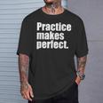 Practice Makes Perfect 継続は力なり 英語 文字入り 格言 黒 他カラー メンズ レディース Tシャツ 彼への贈り物