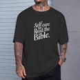 Self Care Tip Read The Bible 信仰のインスピレーション Tシャツ 彼への贈り物