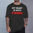 「My Heart Is With Canada」 – カナダ人と強く立つ Tシャツ 彼への贈り物