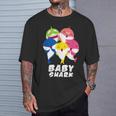 かわいいベビーシャークドゥードゥーギフト Tシャツ 彼への贈り物