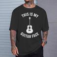 これは私のギターフェイスです ミュージシャン ギタリスト アコースティックギター Tシャツ 彼への贈り物