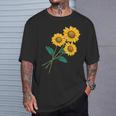ひまわりの花束 春のフローラルガーデン 黄色の花 Tシャツ 彼への贈り物