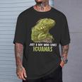 イグアナ・イグアナが大好きな男の子だけ。 Tシャツ 彼への贈り物