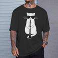 オーボエで遊ぶサングラスをかけた猫 Tシャツ 彼への贈り物
