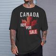 カナダはメープルリーフの愛国的なシャツと一緒に販売されていません。 Tシャツ 彼への贈り物