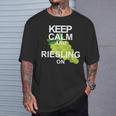 キープ・カームとリースリング・オン・ワイン Tシャツ 彼への贈り物