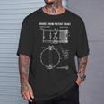 スネアドラム特許プリント 1939年 ビンテージ特許ミュージックアート Tシャツ 彼への贈り物