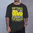 ソフトボールは私の好きな季節の楽しいデザイン。 Tシャツ 彼への贈り物