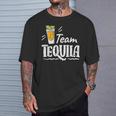 チーム・テキーラ・アイ・メキシカン・バー・アルコール・テキーラ・パーティー Tシャツ 彼への贈り物