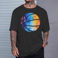 バスケットボールのシルエットカラフルな水彩画 Tシャツ 彼への贈り物