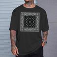 メンズ ブラック ホワイト バンダナ プリント ブラック ペイズリー柄 Tシャツ 彼への贈り物