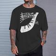 ピアノの鍵盤・音符・楽器ピアノ Tシャツ 彼への贈り物