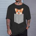 ポケットから覗く可愛いコーギーのデザイン Tシャツ 彼への贈り物