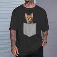ポケットに入った面白いベンガルキャット かわいい子猫 恋人 ギフト Tシャツ 彼への贈り物