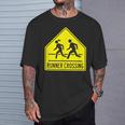 ランナー クロッシング サイン モチベーションを高める 面白い ランニング Tシャツ 彼への贈り物
