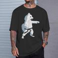 愉快な空手犬 日本のスピッツ Tシャツ 彼への贈り物