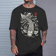 穏やかな鯉 日本禅芸術 平和な水庭鯉 Tシャツ 彼への贈り物