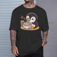 箸でラーメンを食べるかわいいペンギン Tシャツ 彼への贈り物